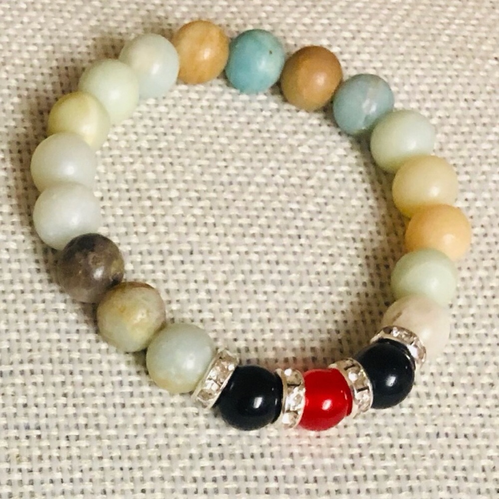 Combine with other textures and finishes for a bracelet stack that's unique